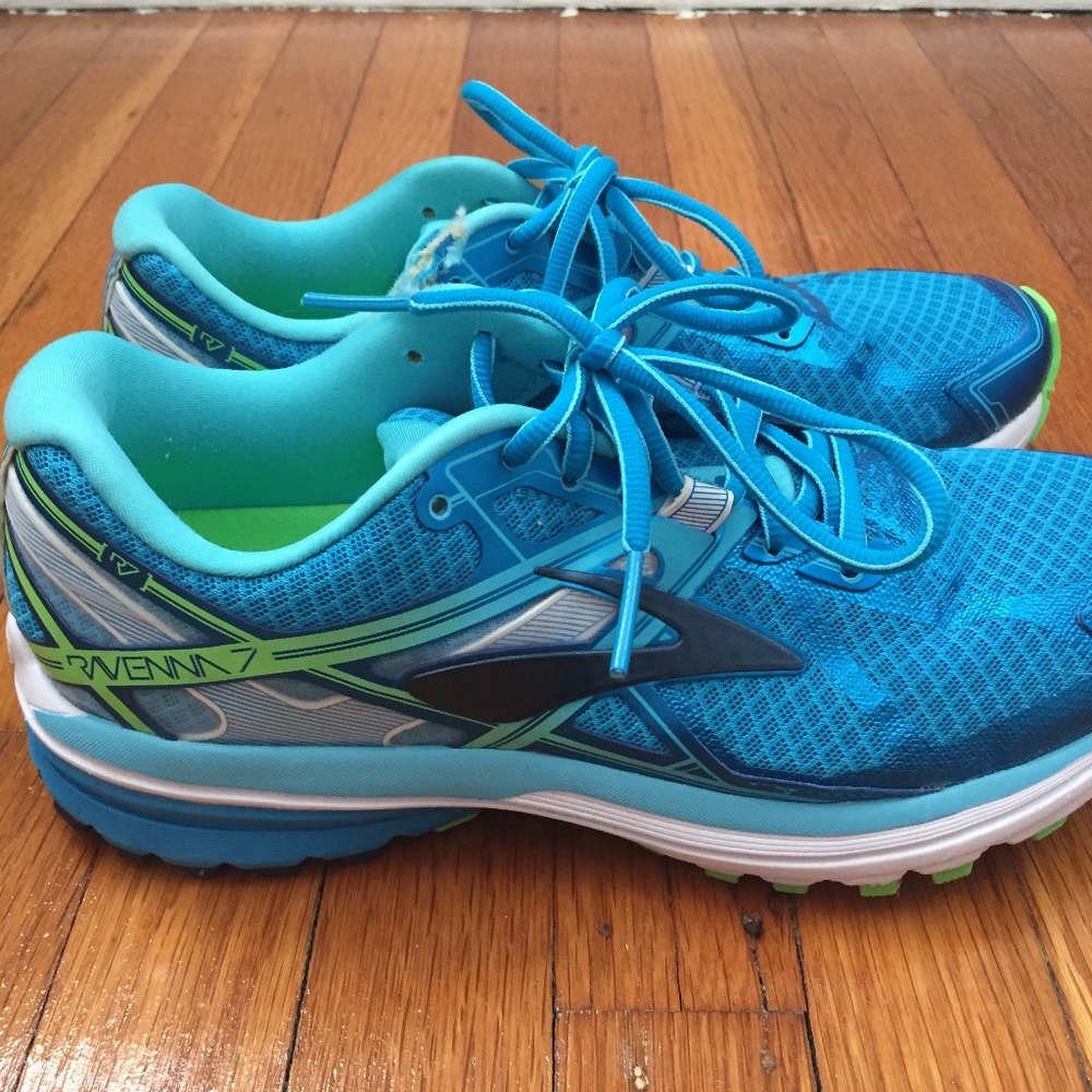 Brooks Womens Ravenna 7 Size 9